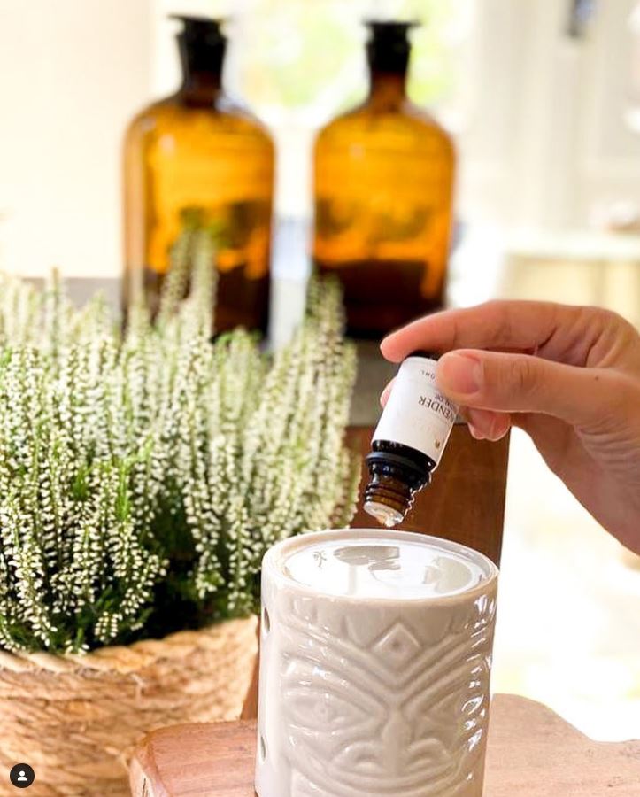 Trinitae_Massageol_Pinterest_Instagram_trockene_Haut_Essential_Ol_Toner_Totes_Meer_Salz_hilfe_naturkosmetik.jpg
